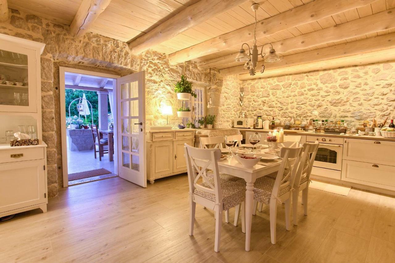 White Cottage Heritage House Cizici Luaran gambar